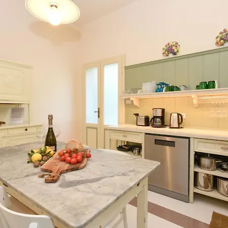 Villa Ondina - Wonderful With Private And Big Garden *